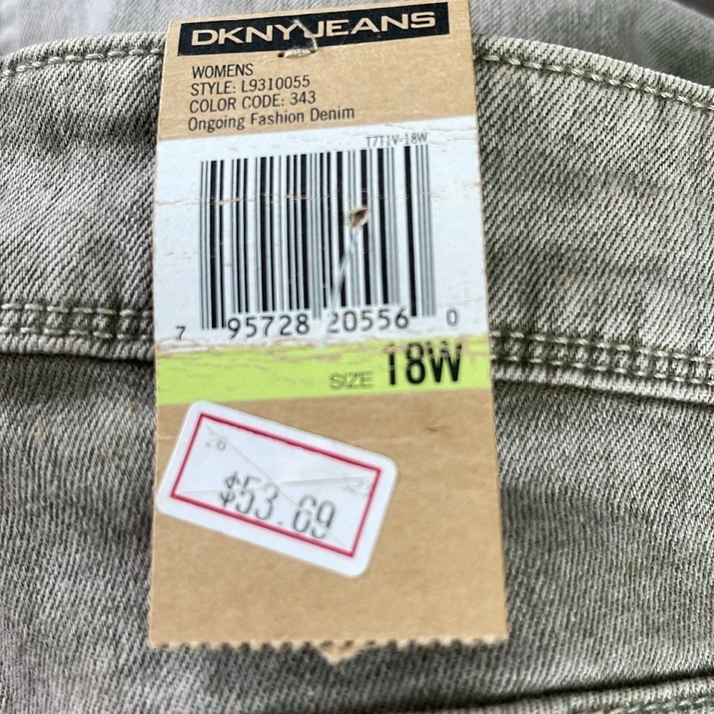 NWT DKNY - Mercer Skinny washed moss green colored jeans - size 18W